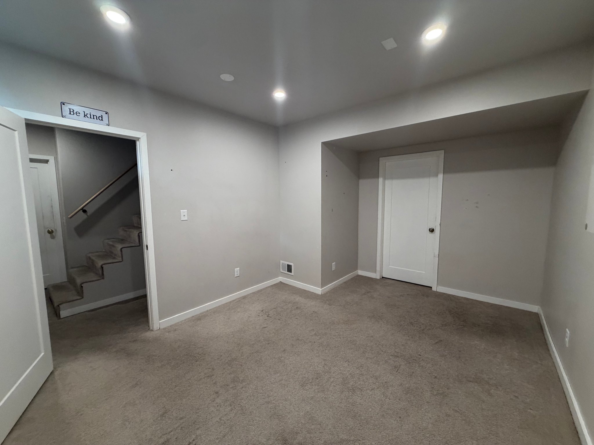 Minneapolis House: 2417 Como Ave SE