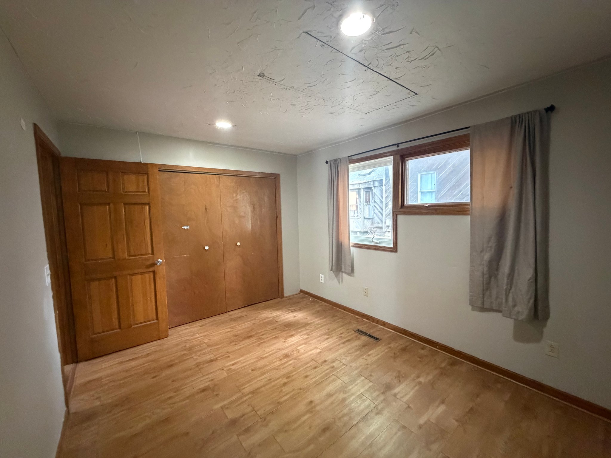 Minneapolis House: 2417 Como Ave SE
