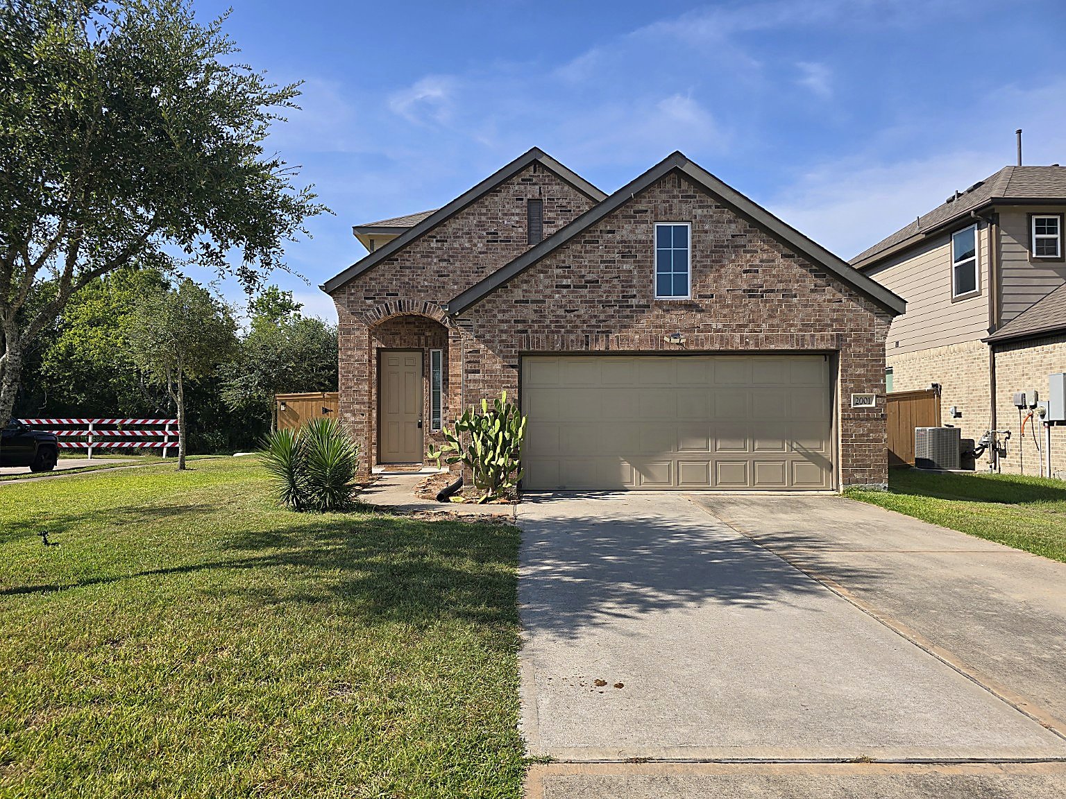 Rosharon House: 2001 Acklen Run Dr