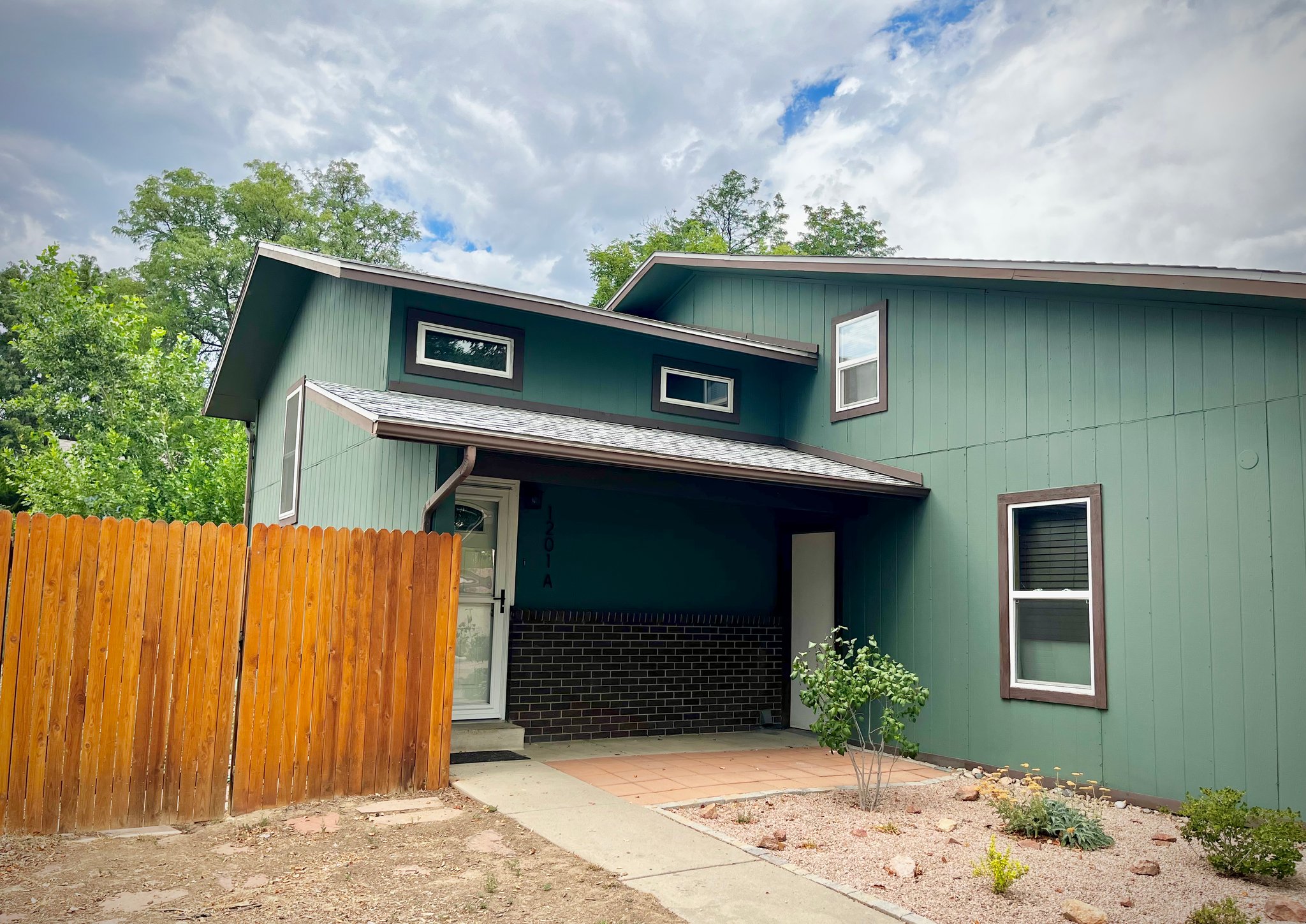 Lafayette House: 1201 Centaur Cir