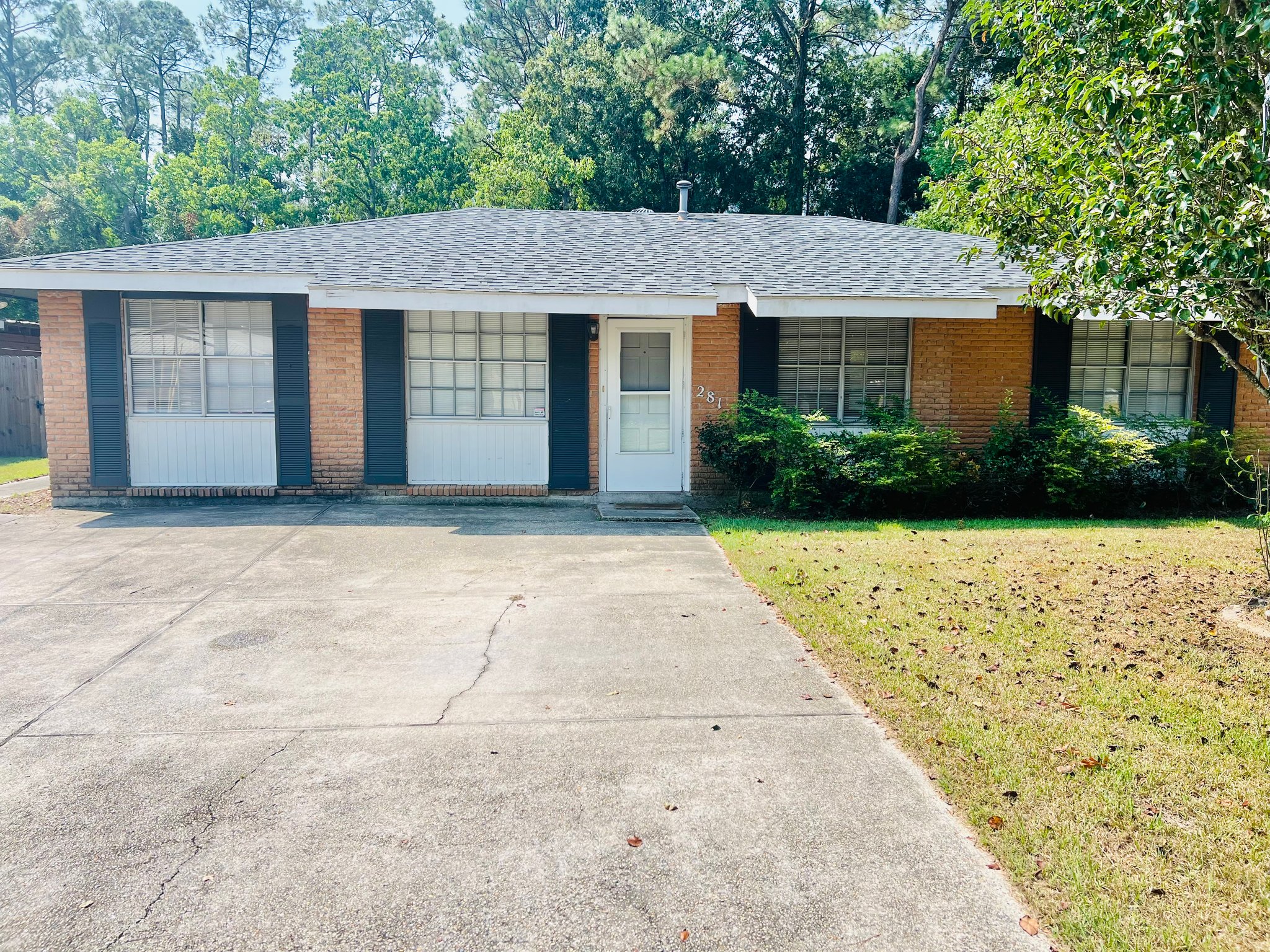 Slidell House: 281 Cardinal Dr.