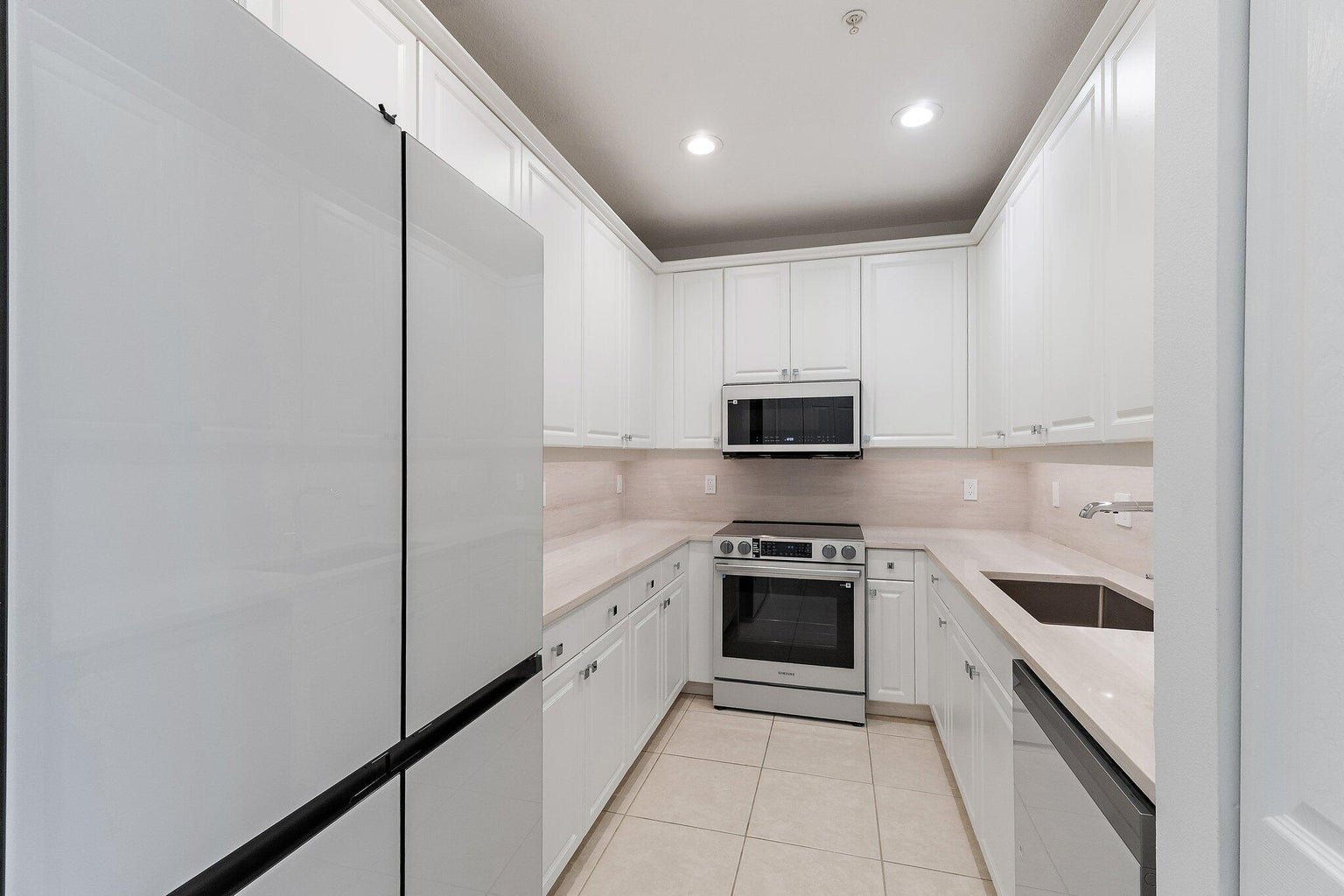 Jupiter Townhome: 4273 E Main Street