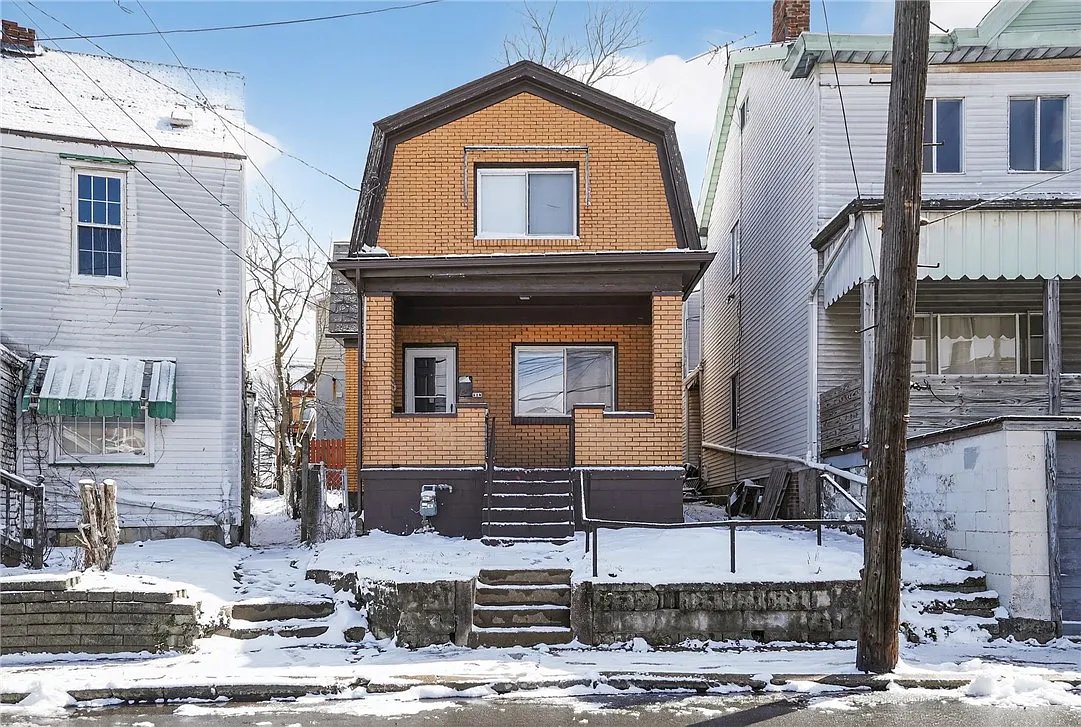 Pittsburgh House: 116 Locust St