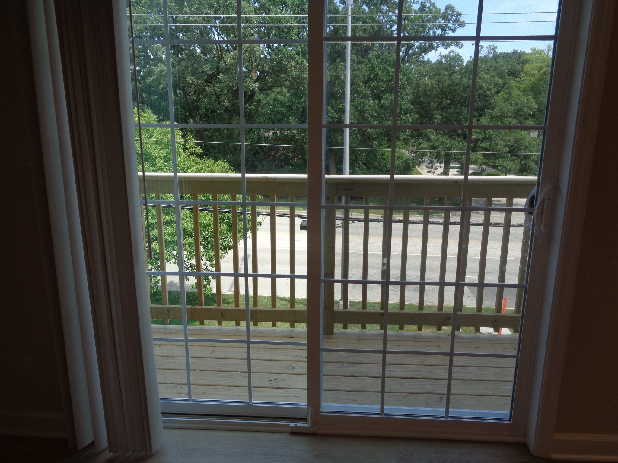 Joliet Apartment: 115 Essington Rd