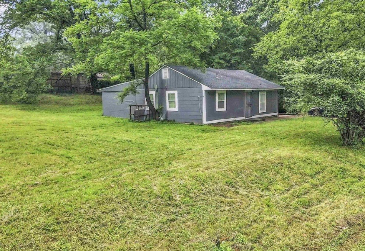 Memphis House: 3696 Randolph St