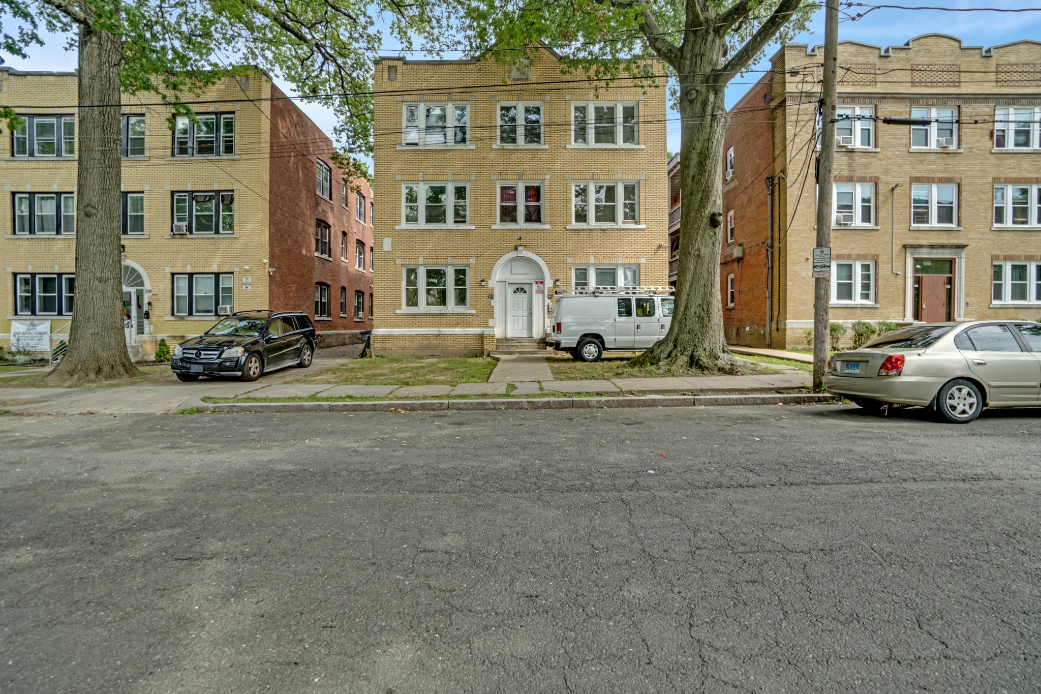 Hartford Apartment: 204-206 Magnolia street