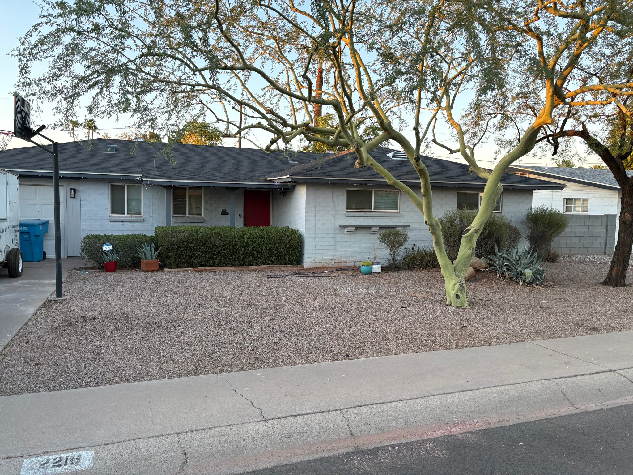 Phoenix House: 2216 W Pinchot Ave