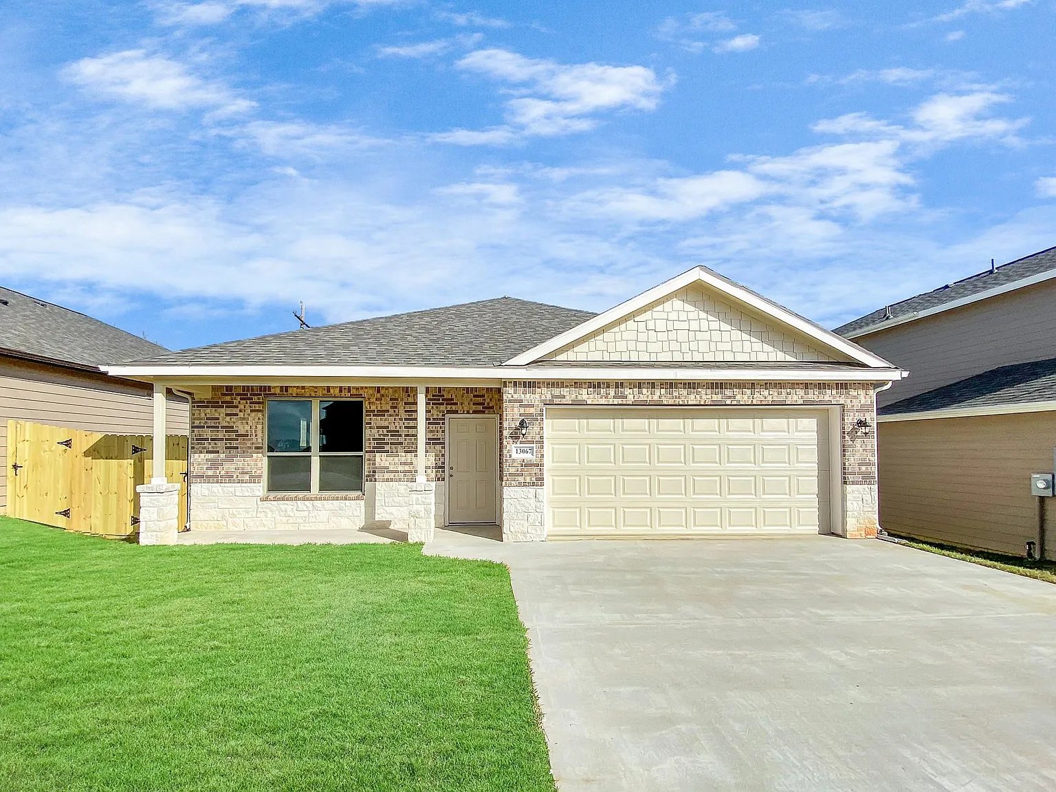 Willis House: 13067 Clearview Dr