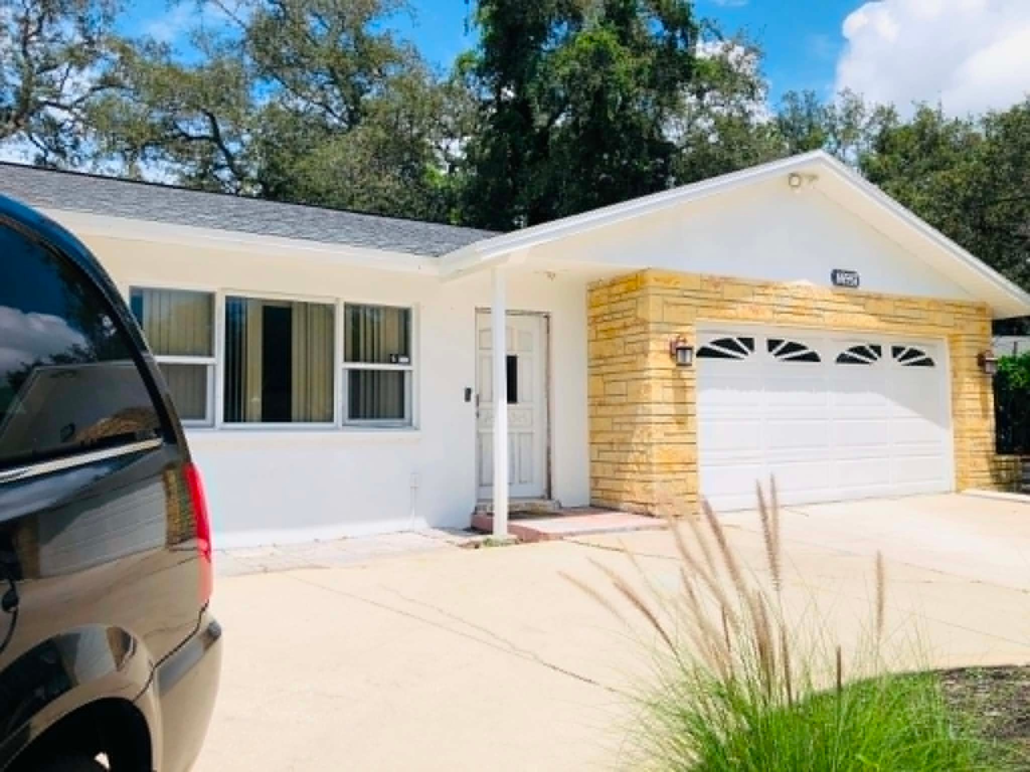 Largo House: 14557 Apache Ave Largo