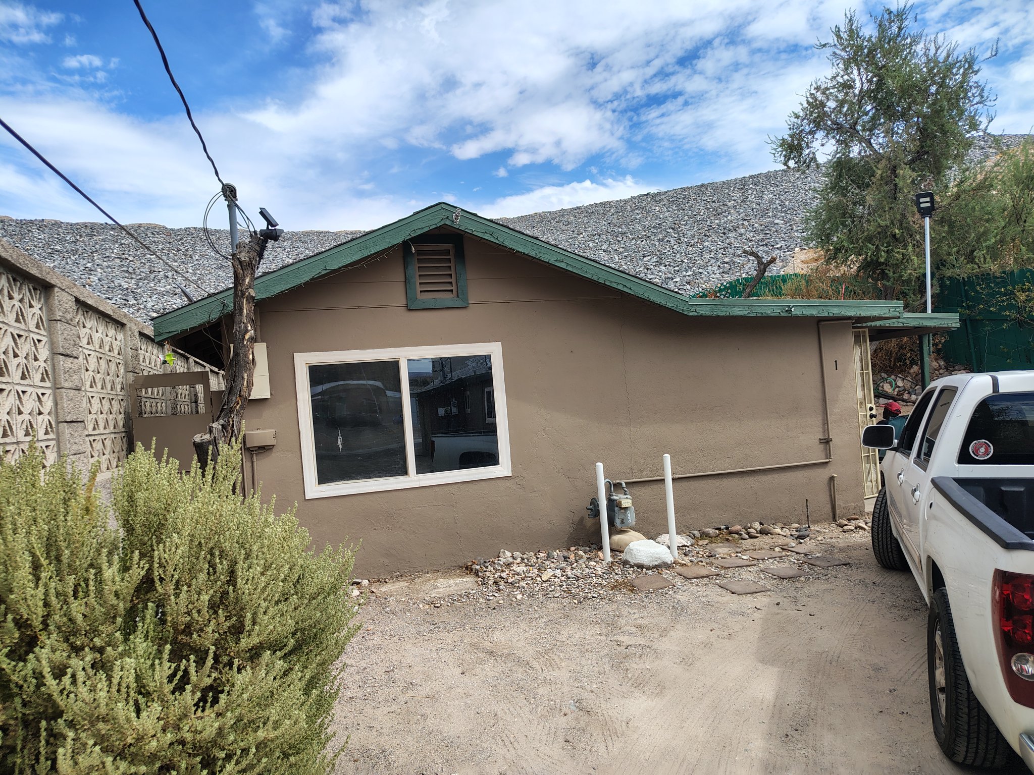 Bullhead City House: 400 Lee Ave