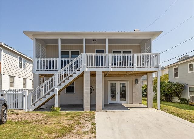 Atlantic Beach House: 111 Caswell St