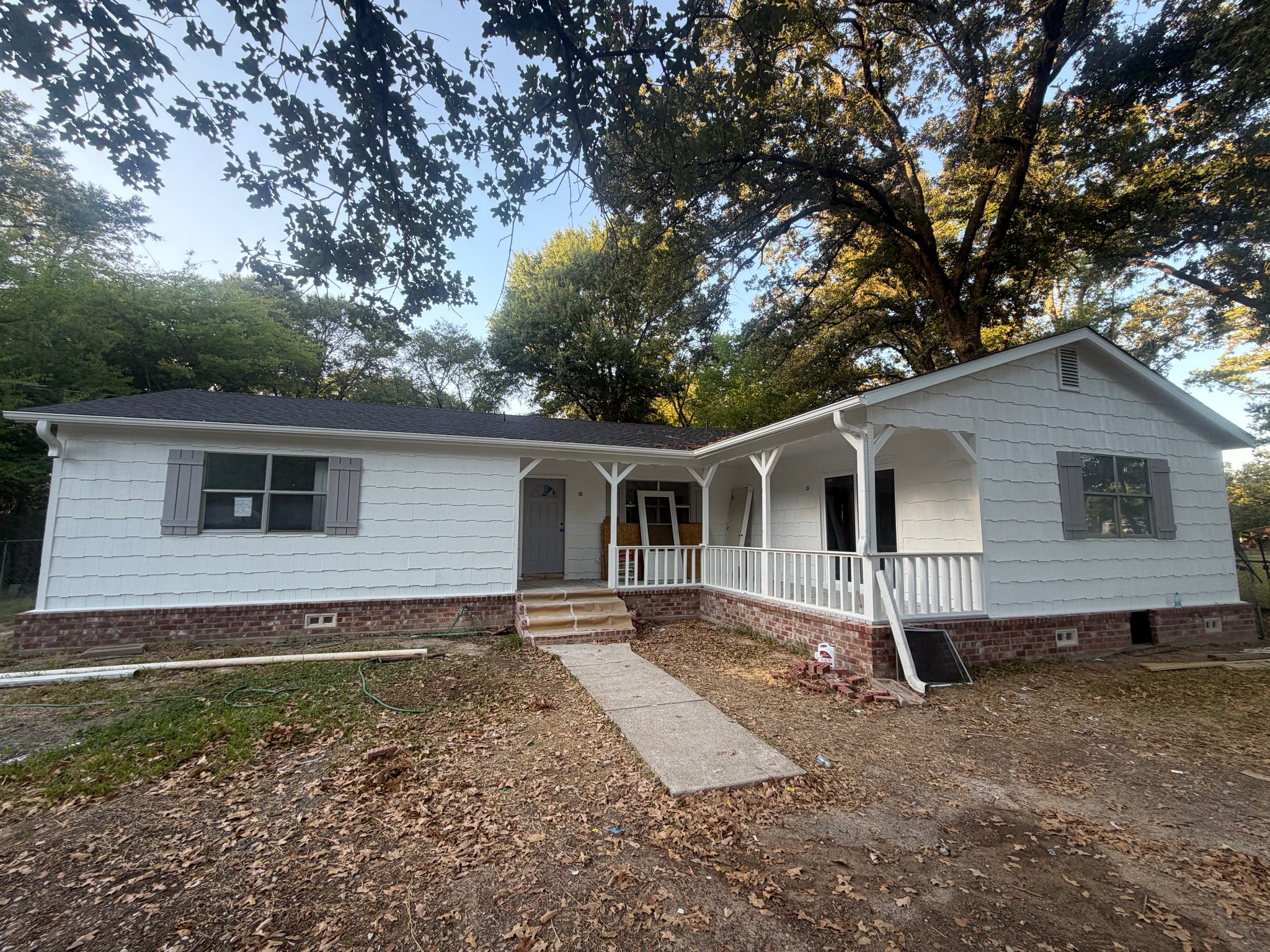 Chandler House: 20957 Lee Ln