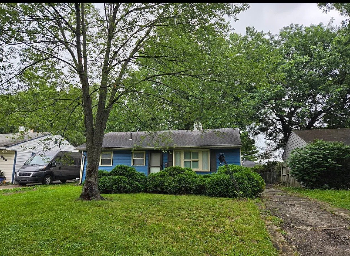 Columbus House: 946 S Hampton Rd
