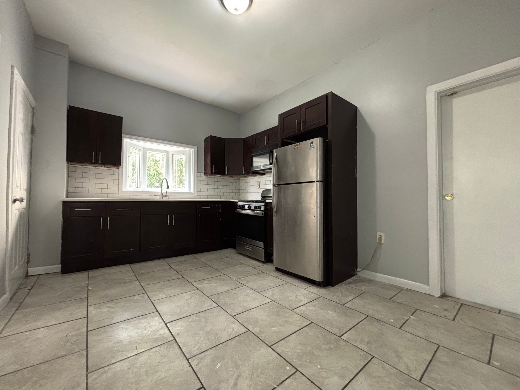 Elizabeth Multiplex: 144 E Jersey St