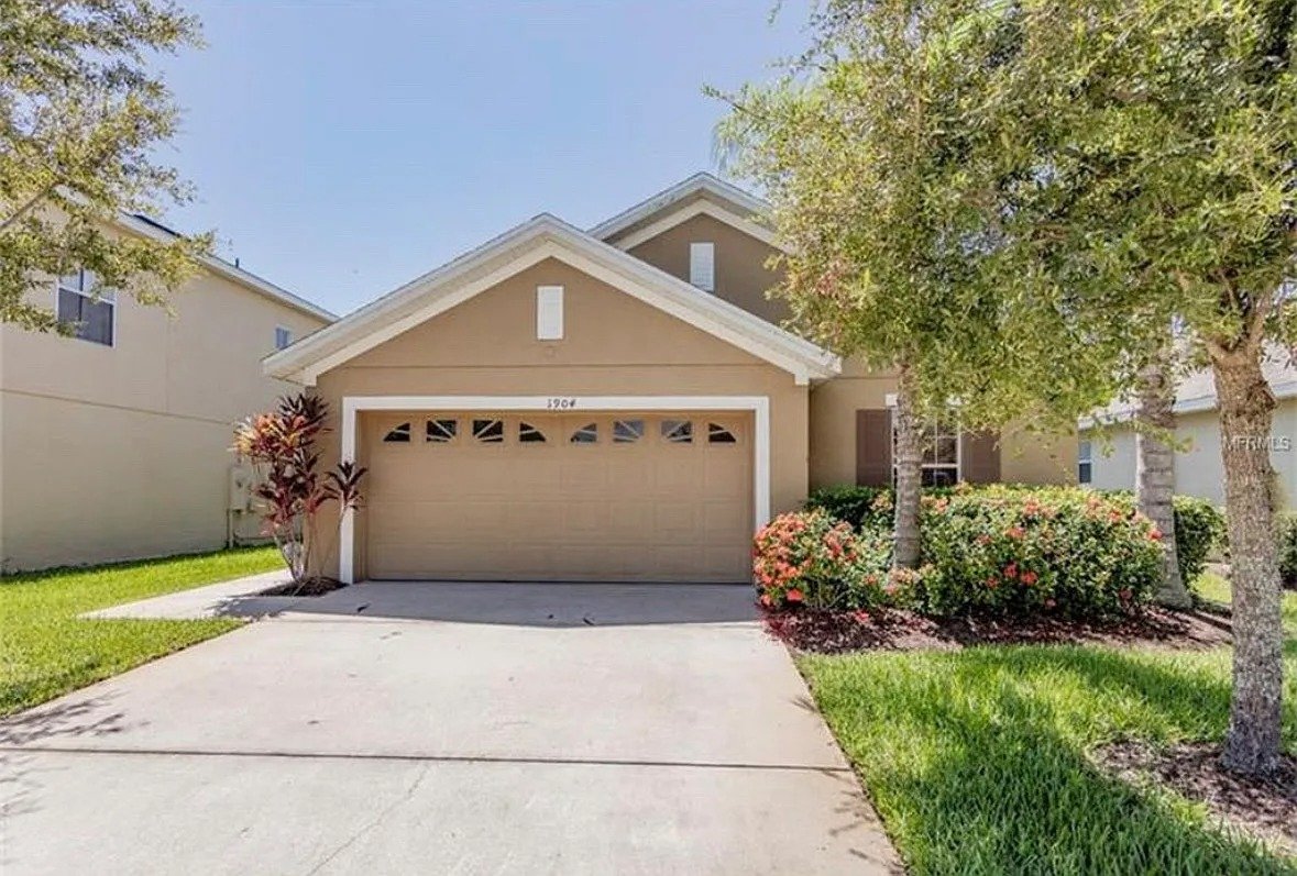 Kissimmee House: 1904 Commander Way
