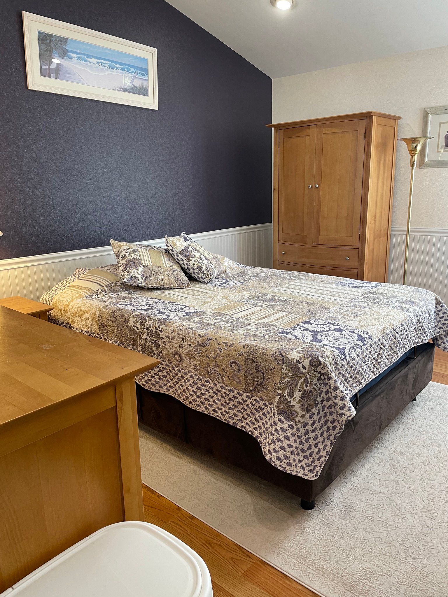 Lake in the Hills Single Room: 241 Wedgewood Circle