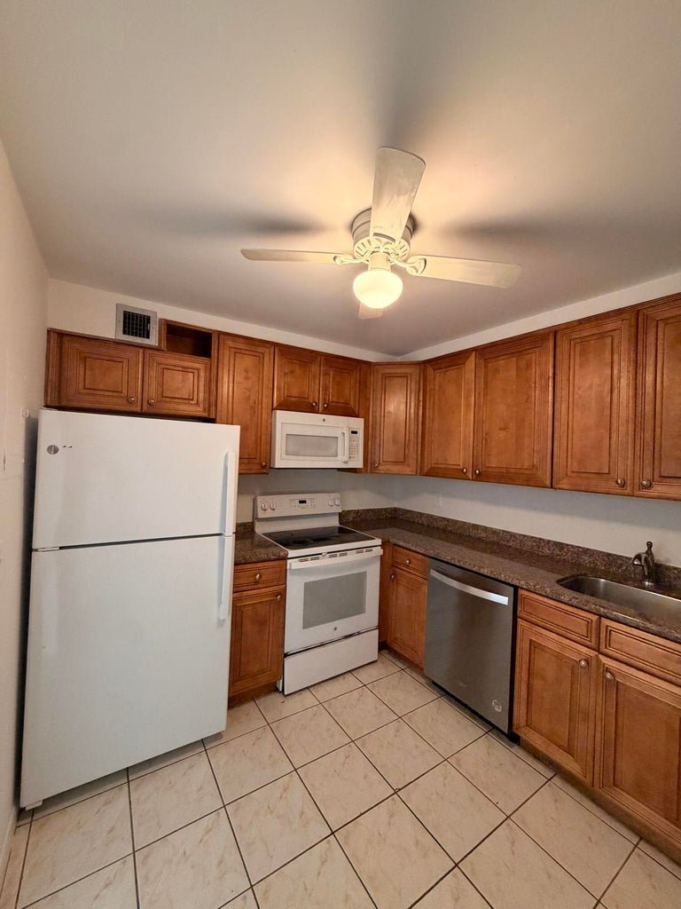 Boca Raton Condo: 618 NW 13TH Street 0110