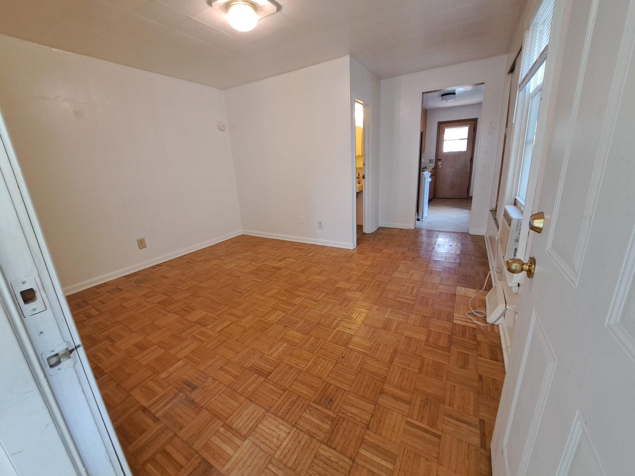 Madison Apartment: 709 W Olin Ave