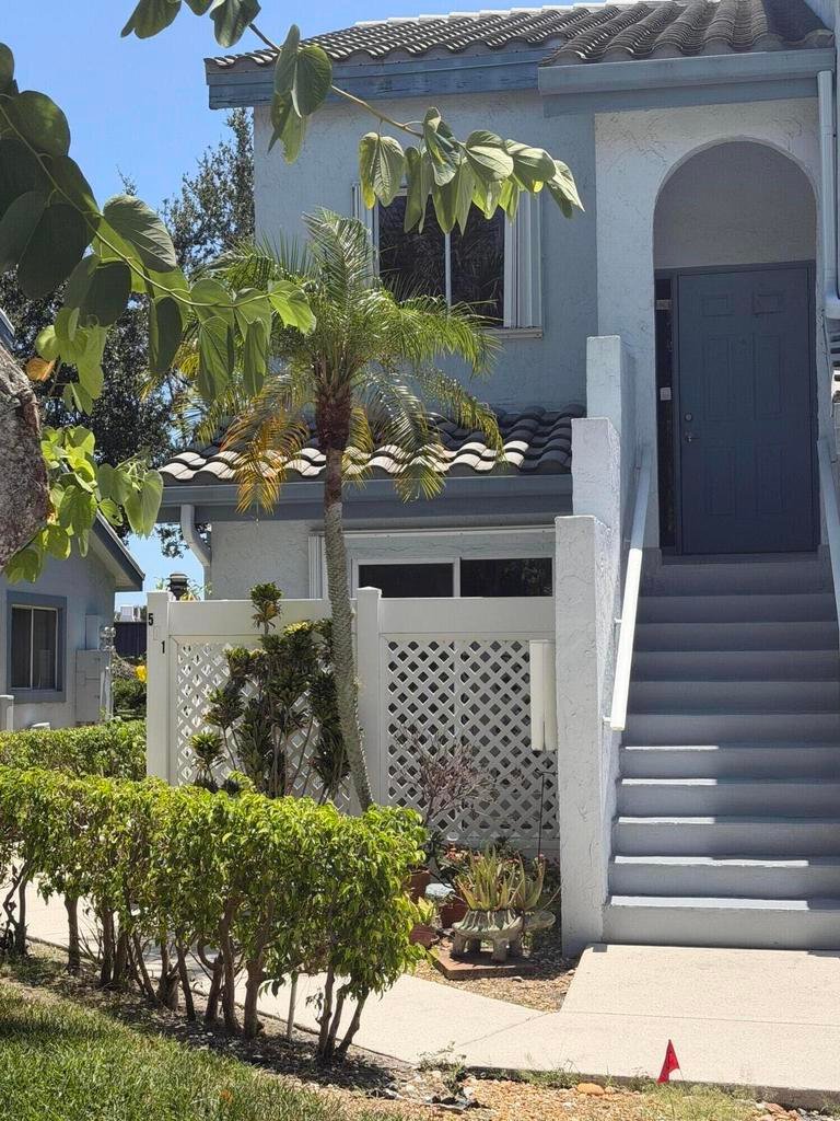 Boynton Beach Condo: 9818 NICKELS Boulevard 1101