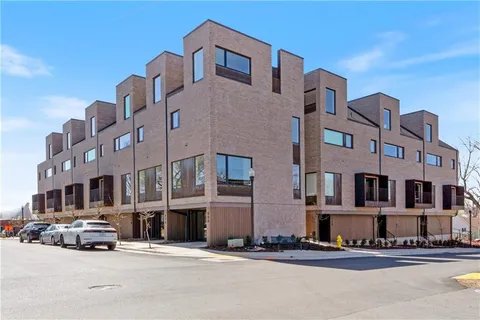 BENTONVILLE Condo: 406 SE MULBERRY CT