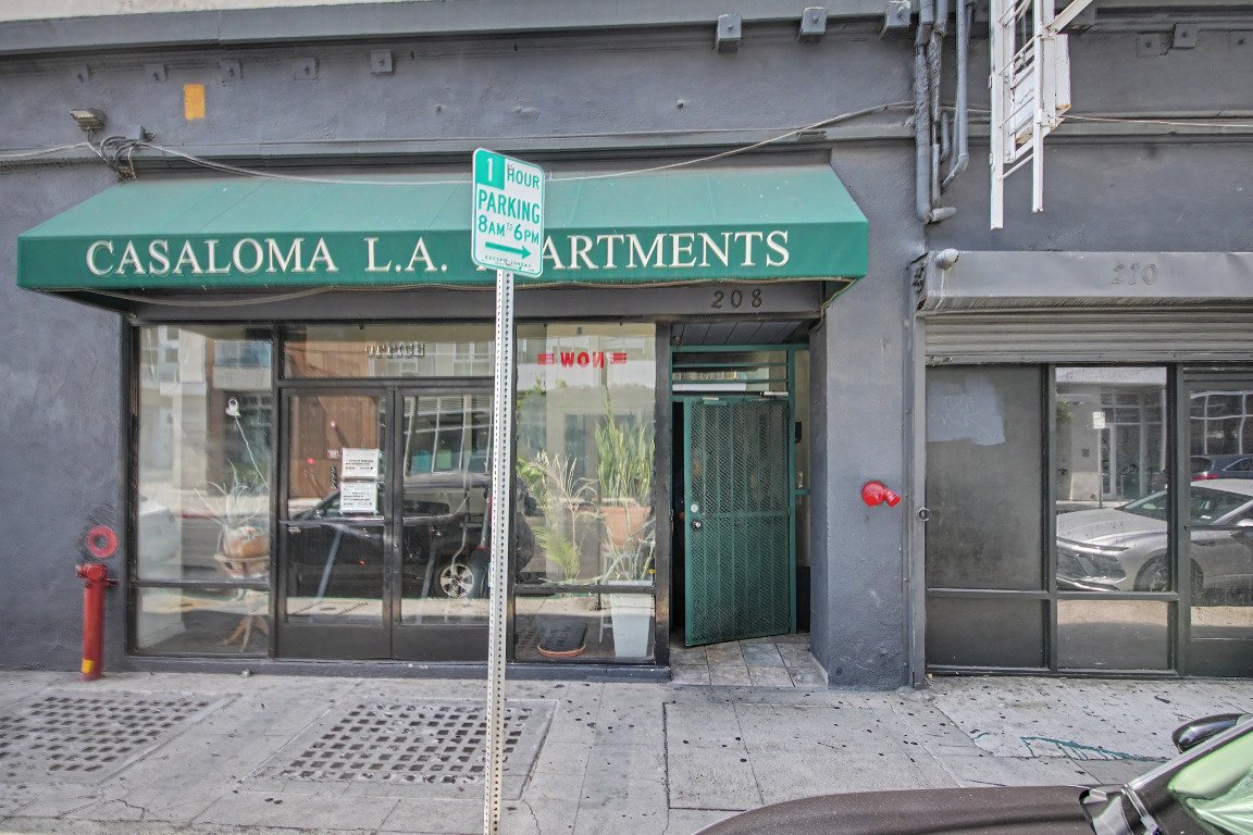 Los Angeles Apartment: 208 W 14th Street