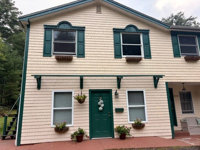 Hope Apartment: 426 Carpenter Rd