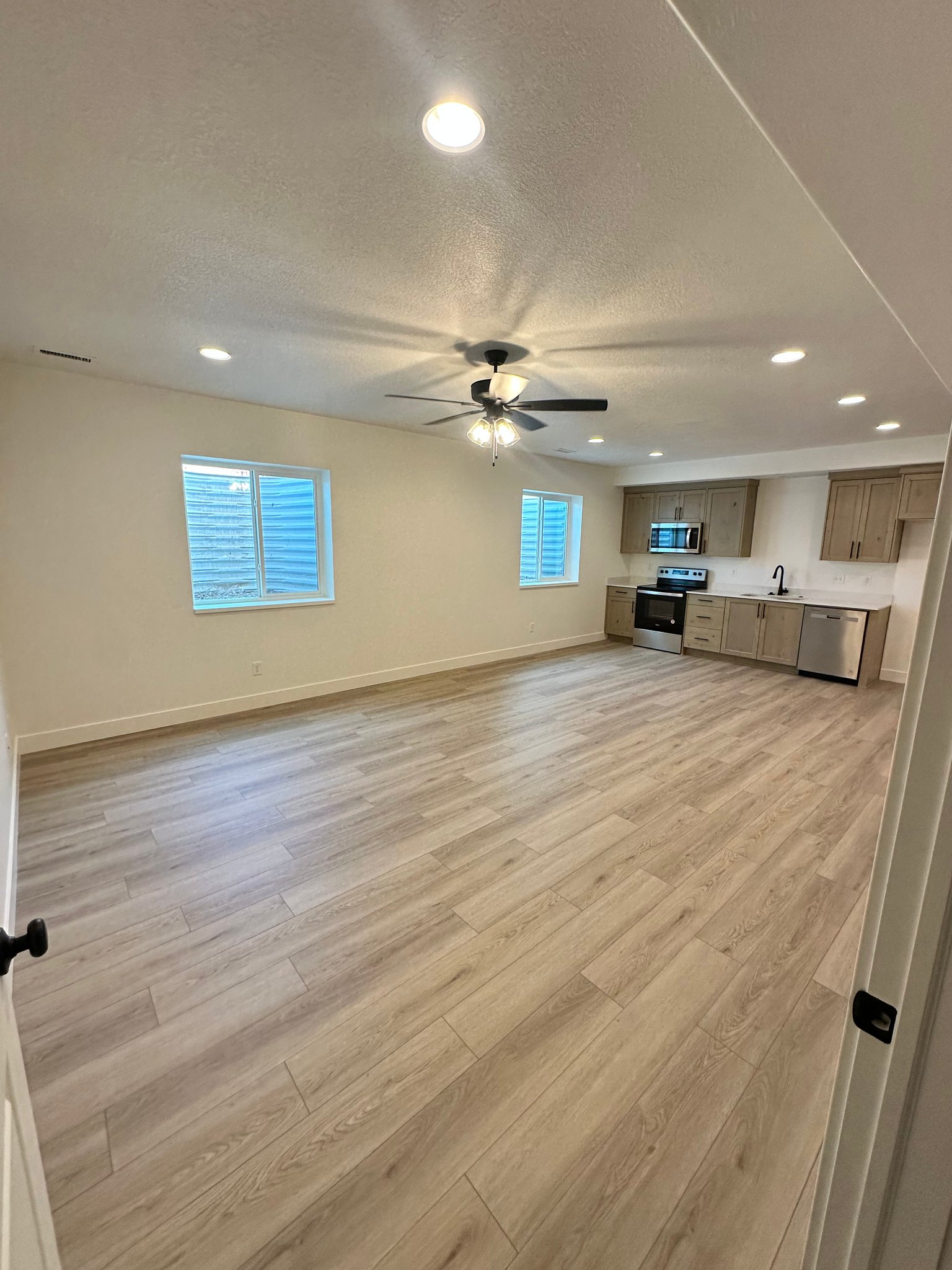 Clearfield House: 274 N 975 W