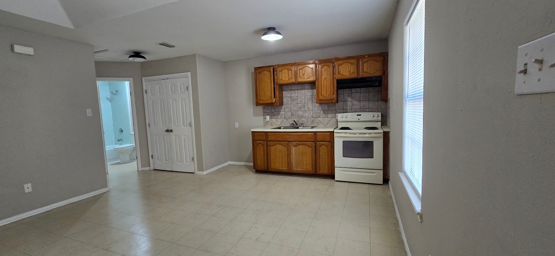 Mission Apartment: 5230 N. Inspiration Rd.