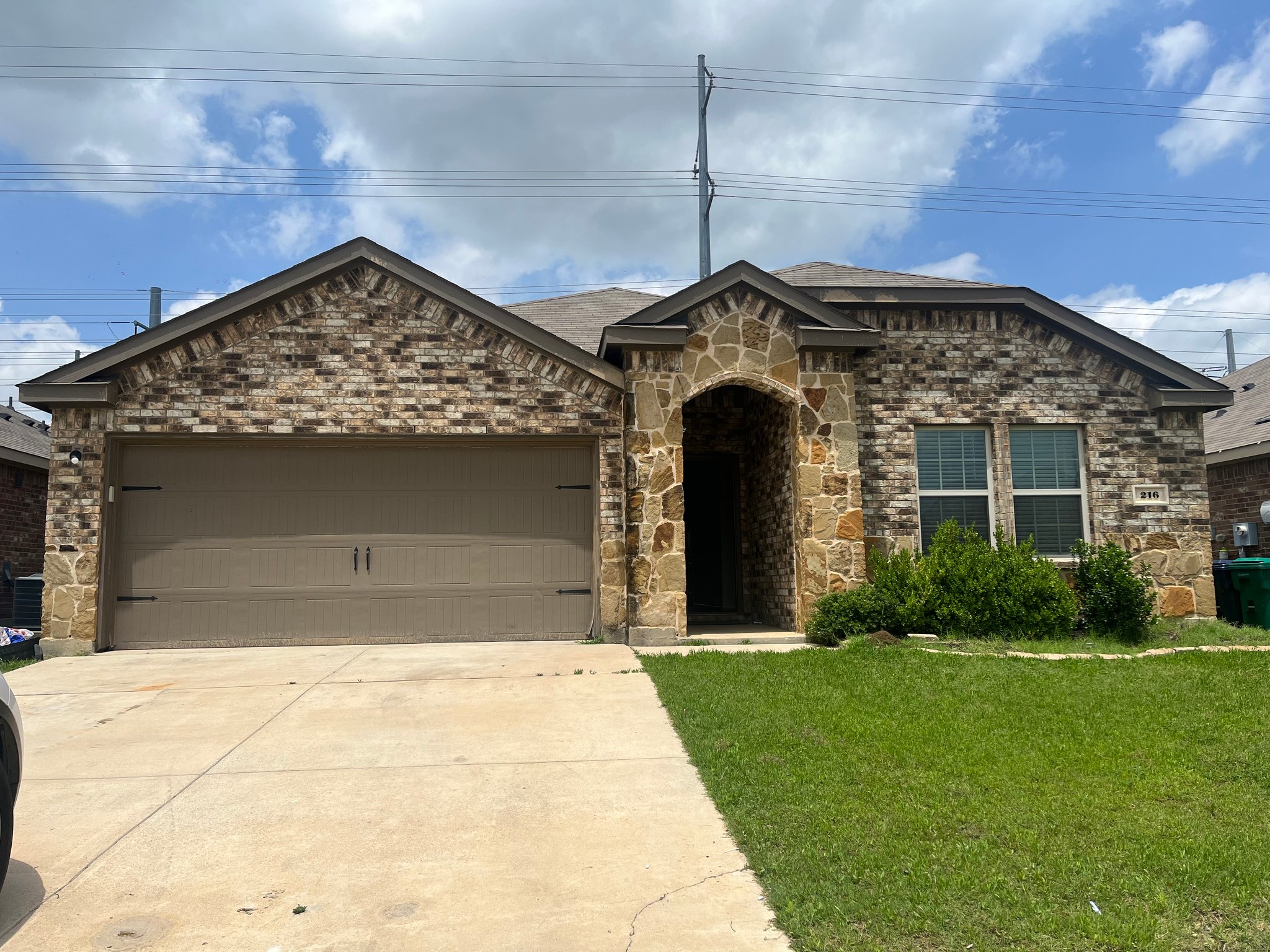 Denton House: 216 Samuel St