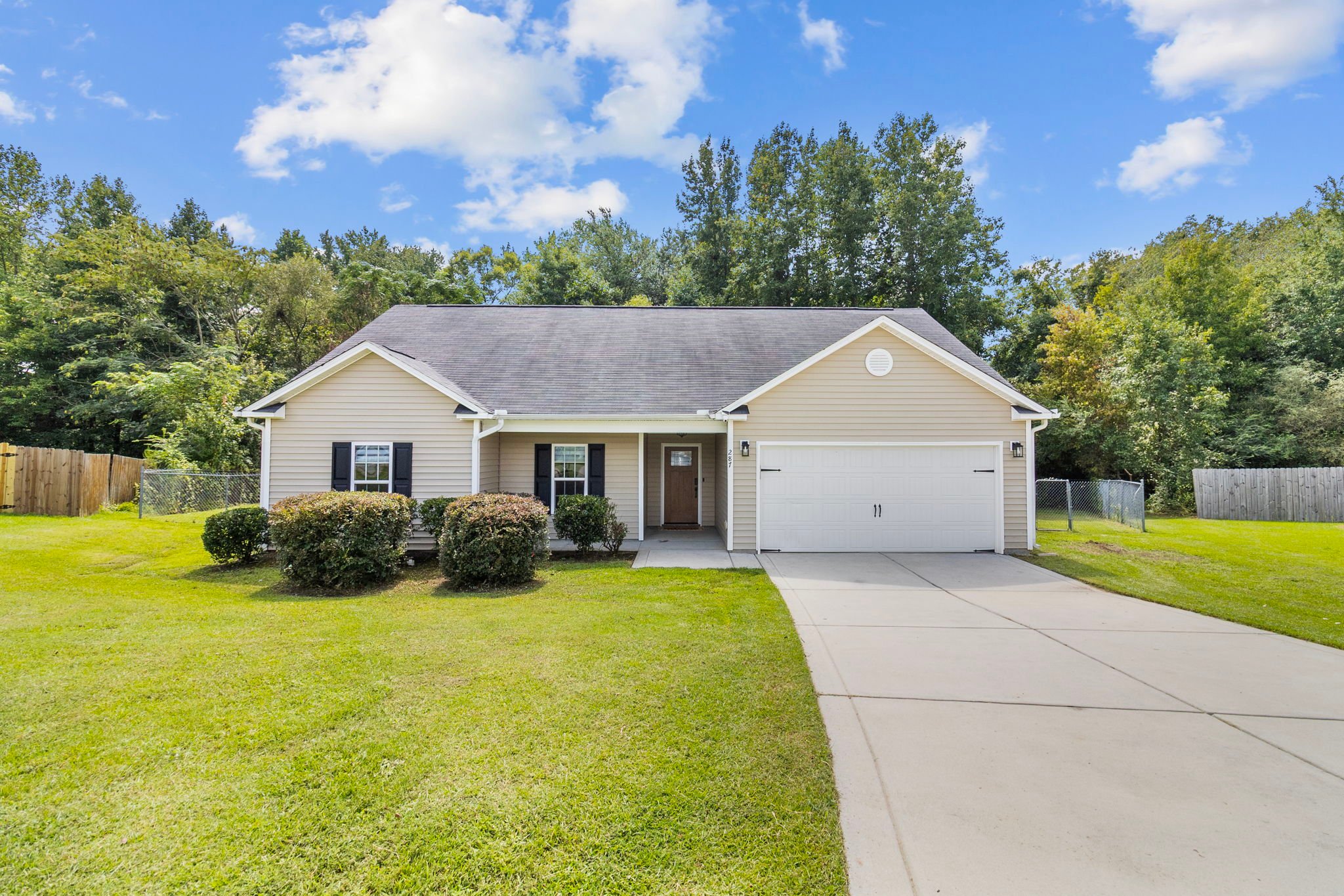 Raeford House: 287 Mayor Ct