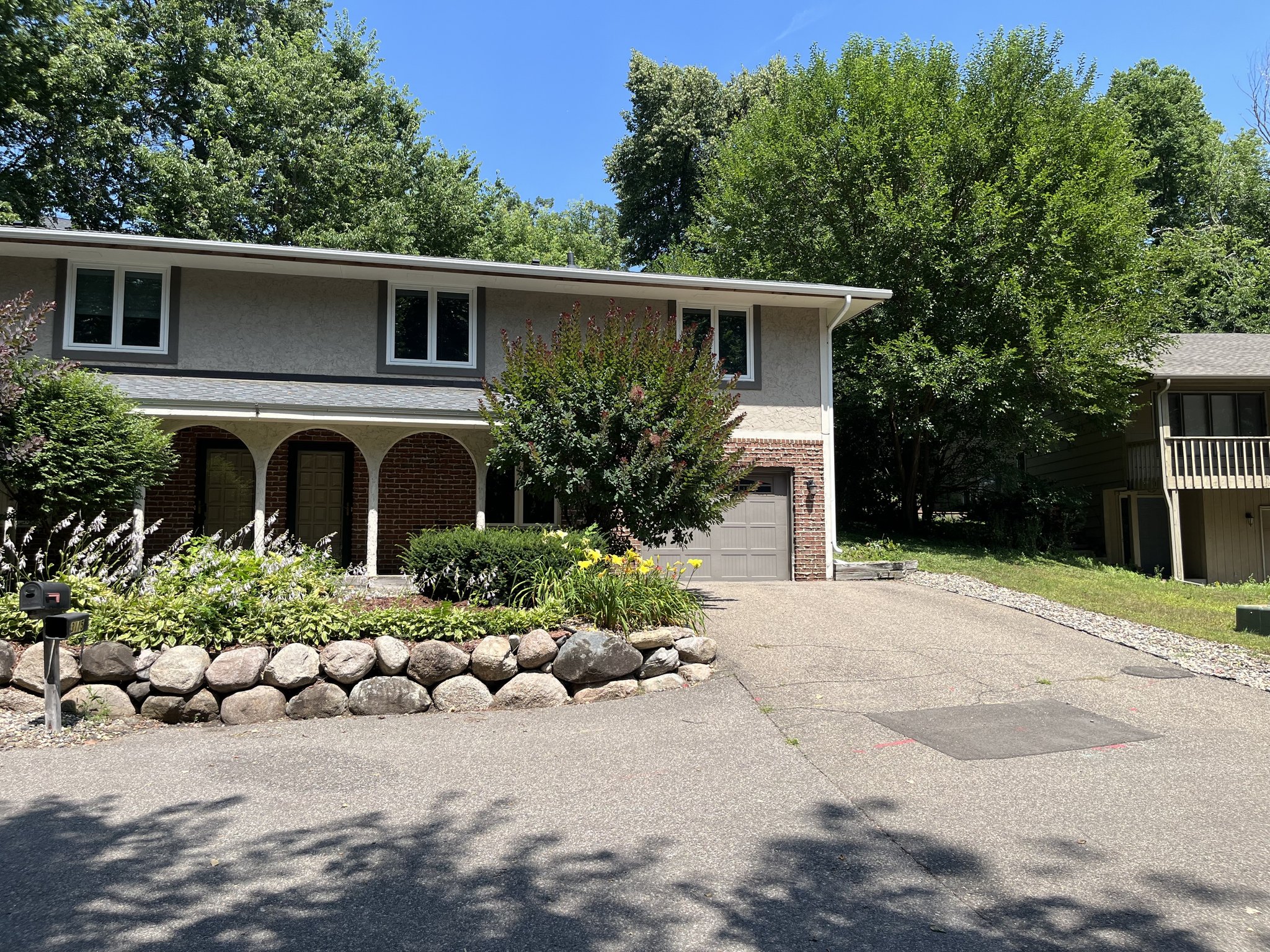 Wayzata House: 3115 County Road 101 S