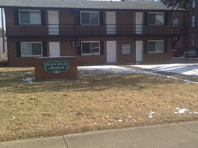 Huntington Apartment: 1018 8th Street