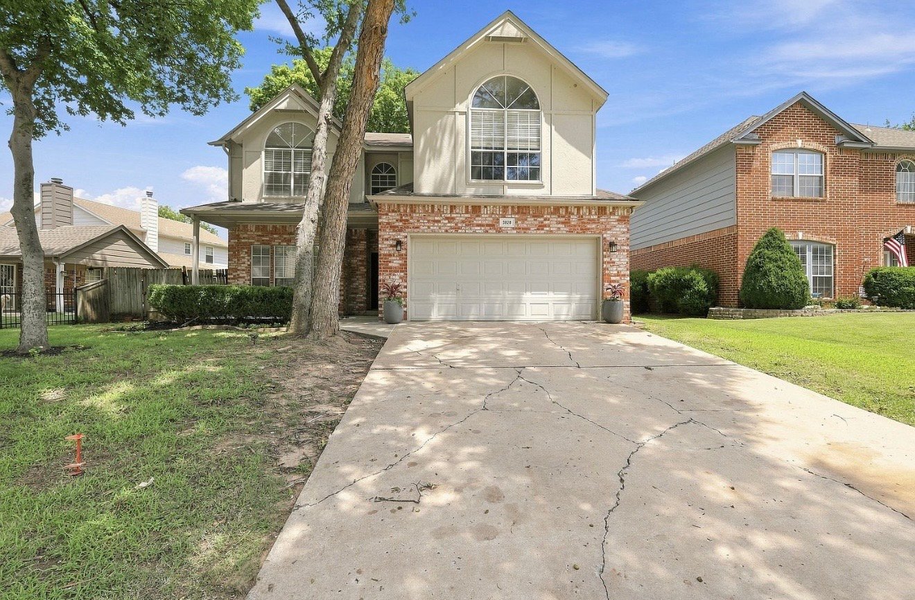 Broken Arrow House: 3828 W Galveston St