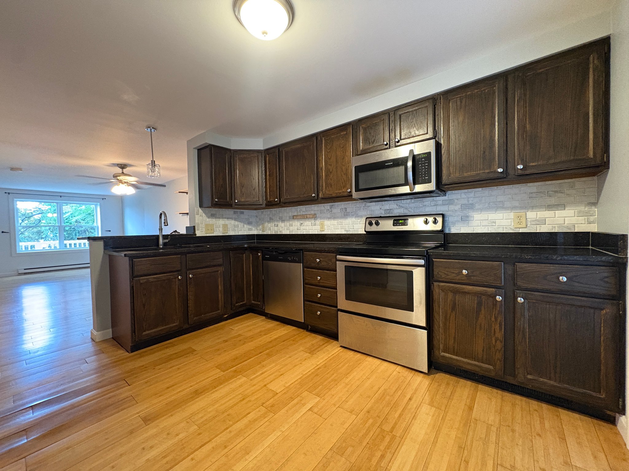 Worcester Townhome: 35A Chilmark st