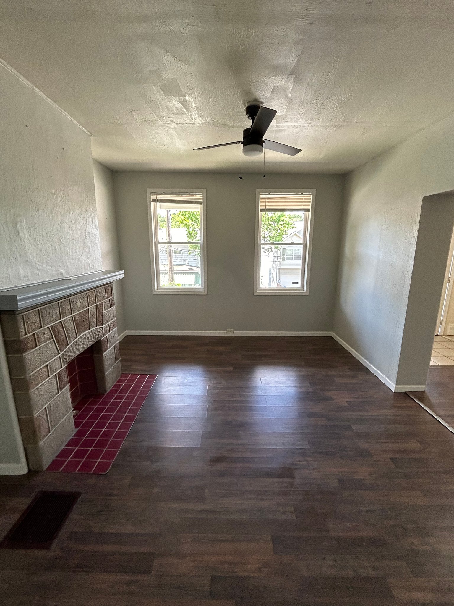 Pittsburgh House: 419 Grace St