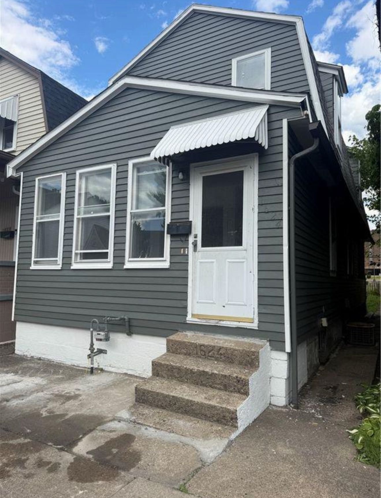 Arnols House: 1624 4th ave