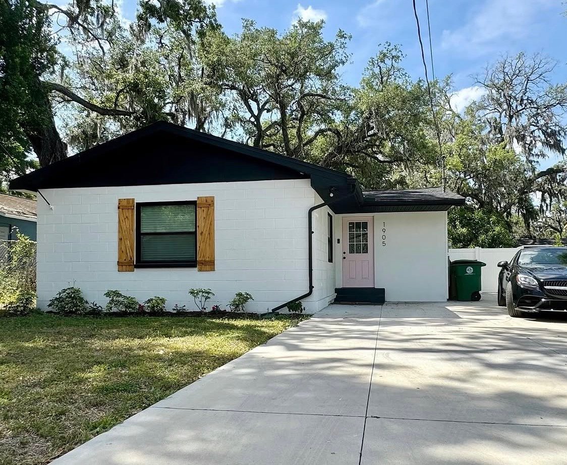 Tampa House: 1905 E Wilder Ave