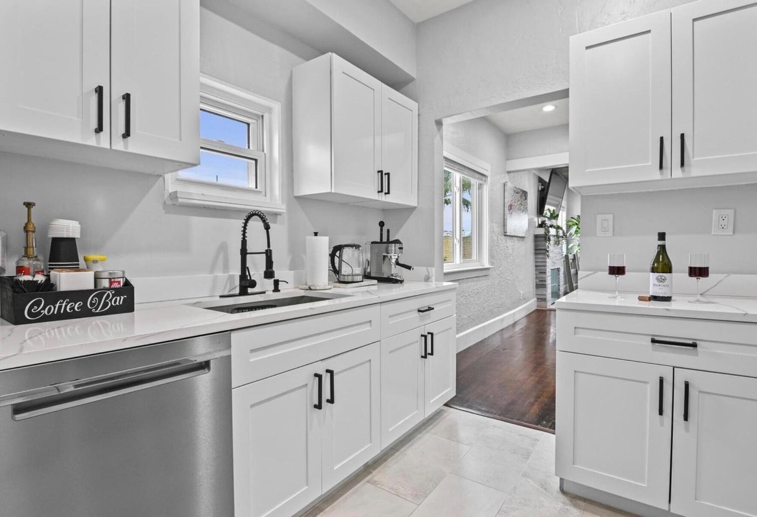 West Palm Beach House: 424 Malverne Road