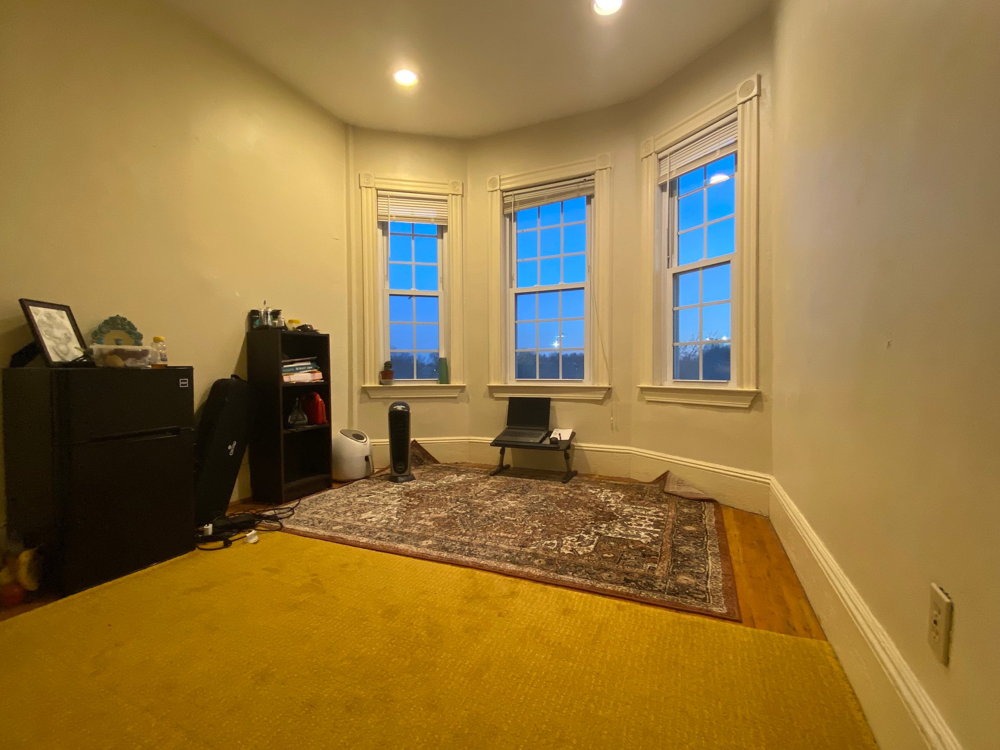 Boston Single Room: 235 Heath Street