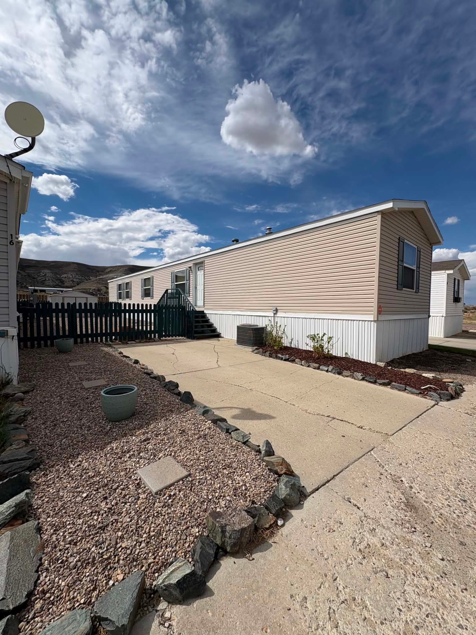 Rock Springs House: 443 Valley View Ln