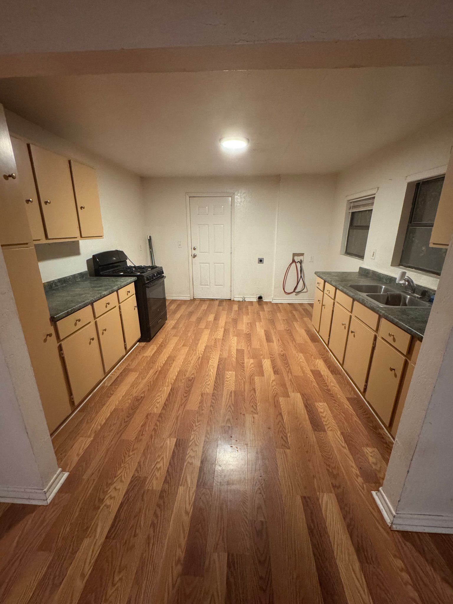 Amarillo House: 211 SW 36th Ave