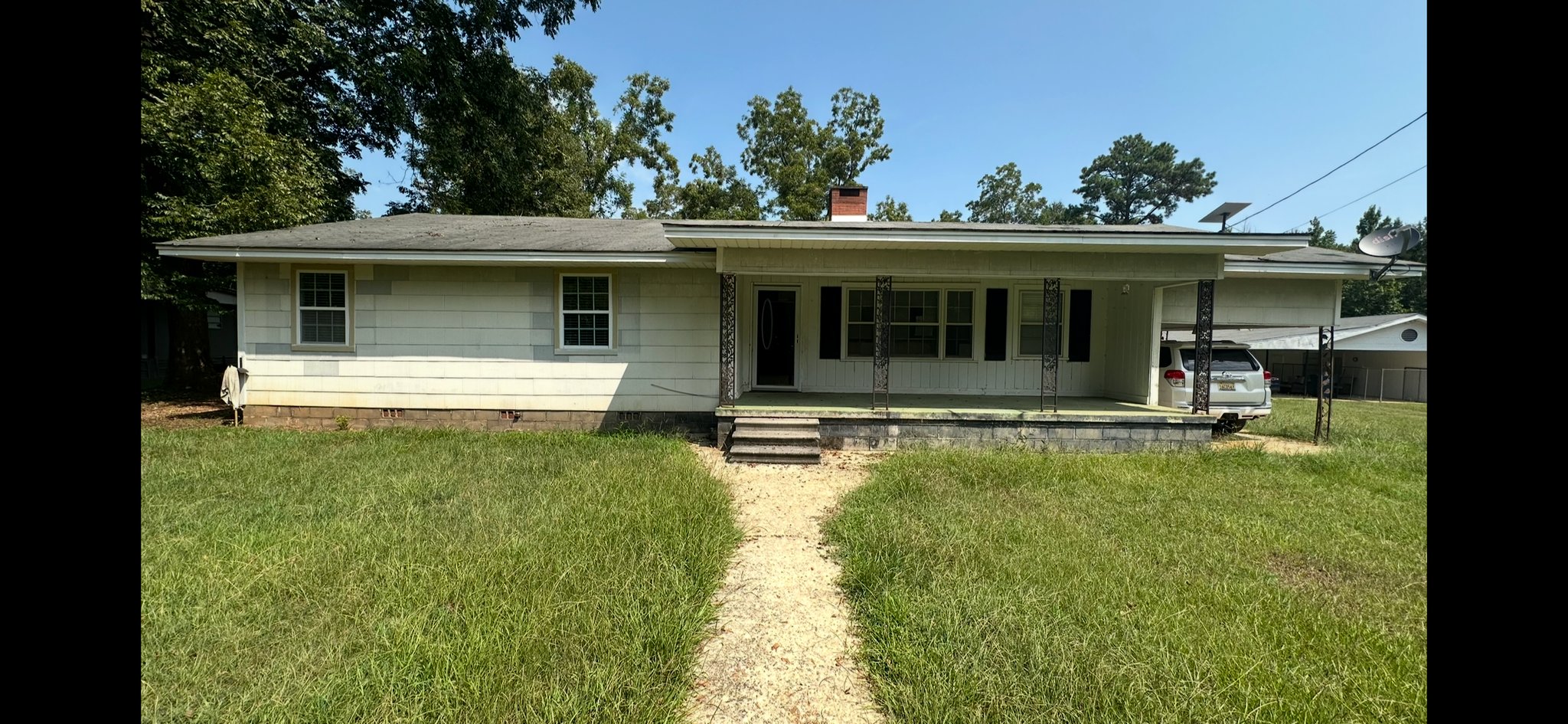 Jackson House: 854 River Crest Road