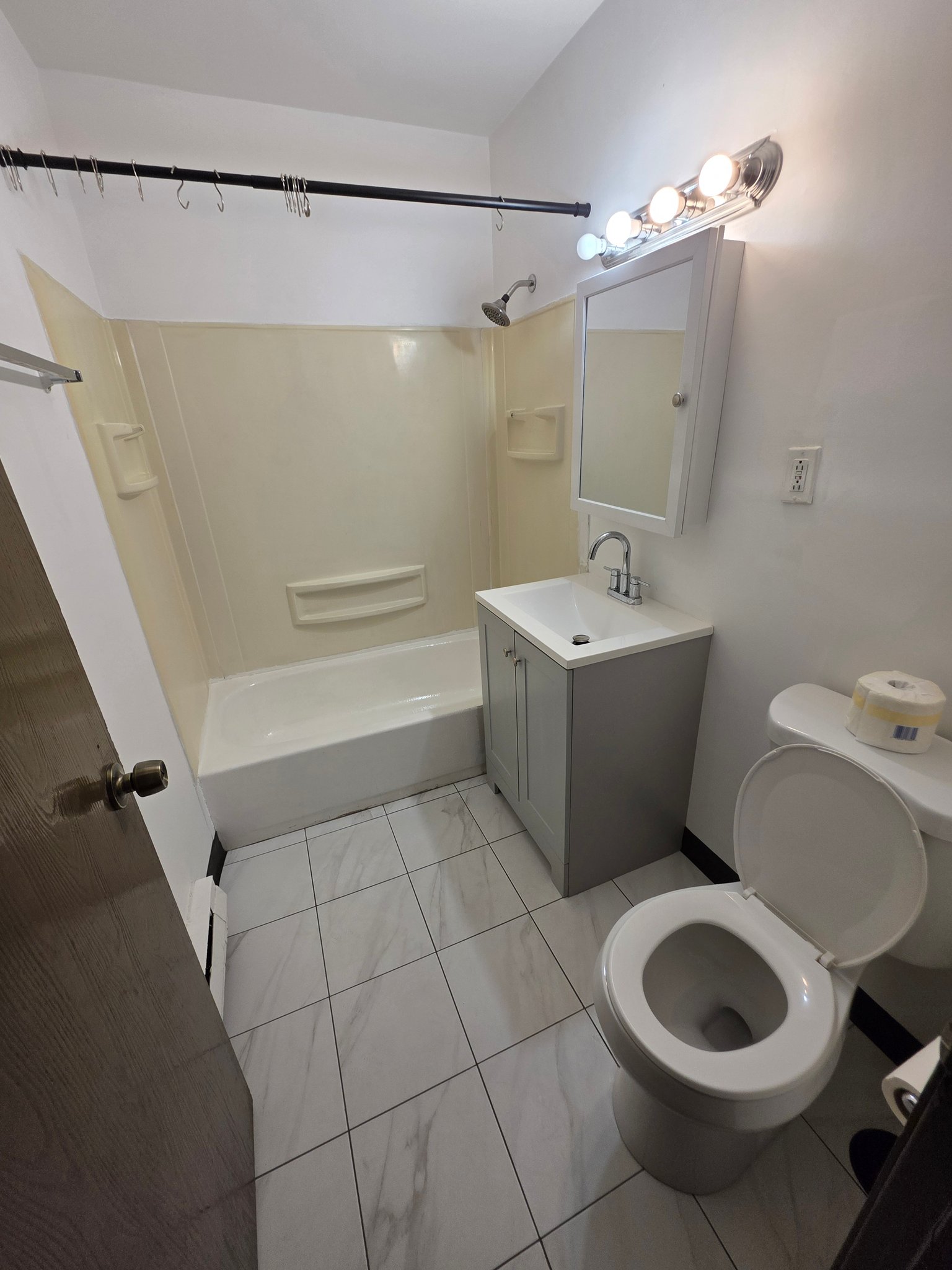 Palatine Apartment: 1525 Norway Lane