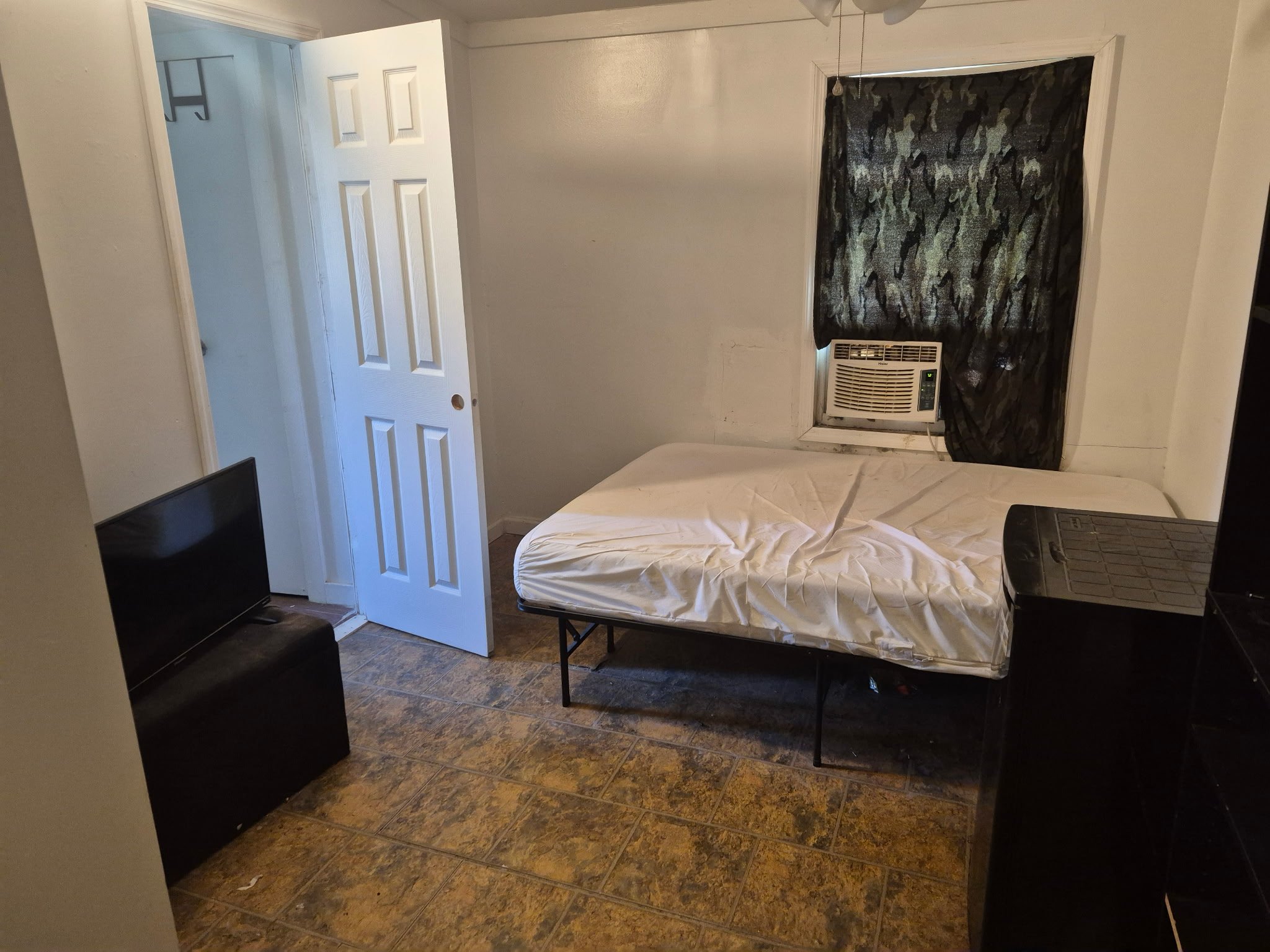 New Port Richey Single Room: 11804 Tipton Ave