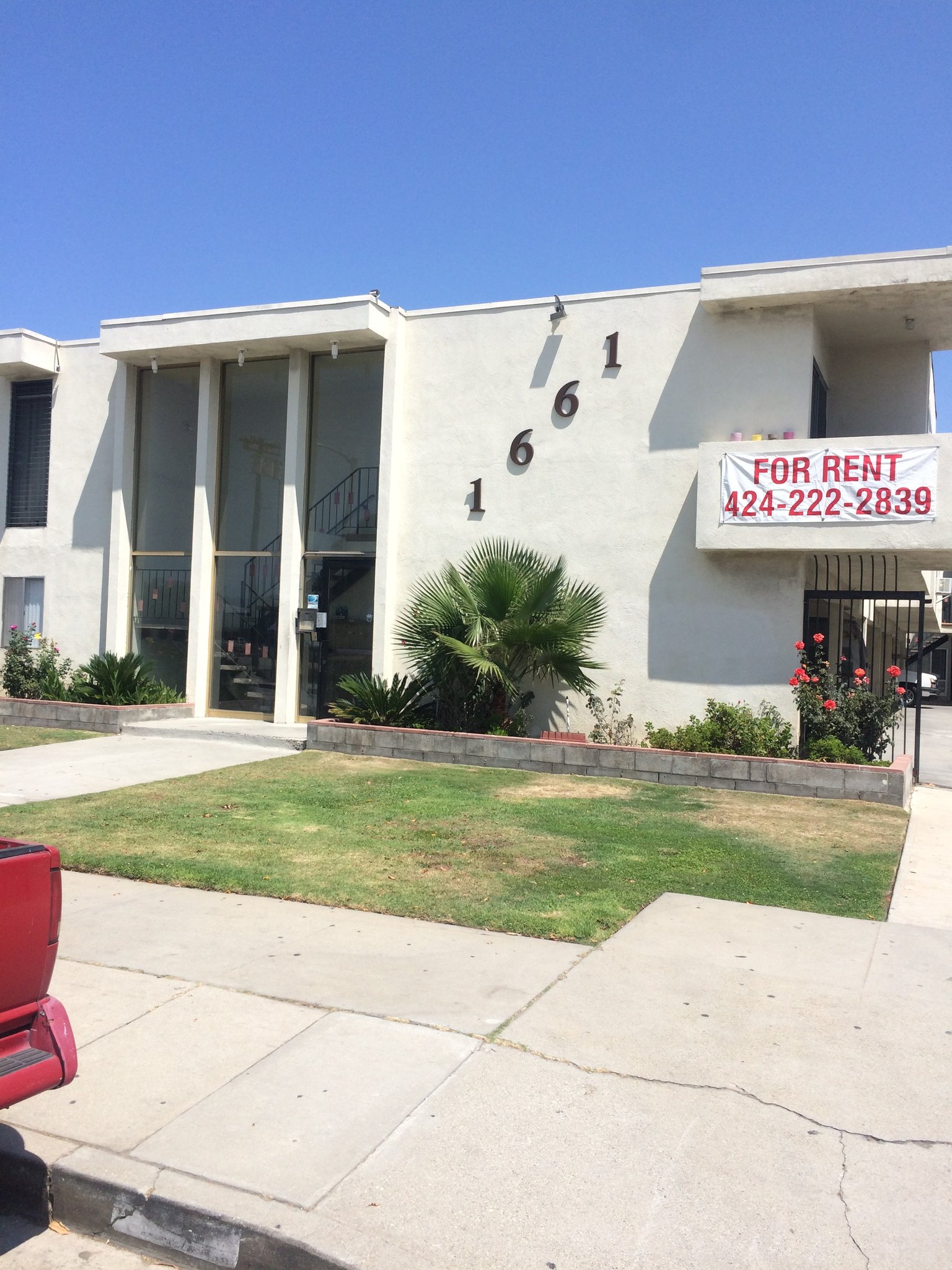 Torrance Apartment: 1661 W 219th St