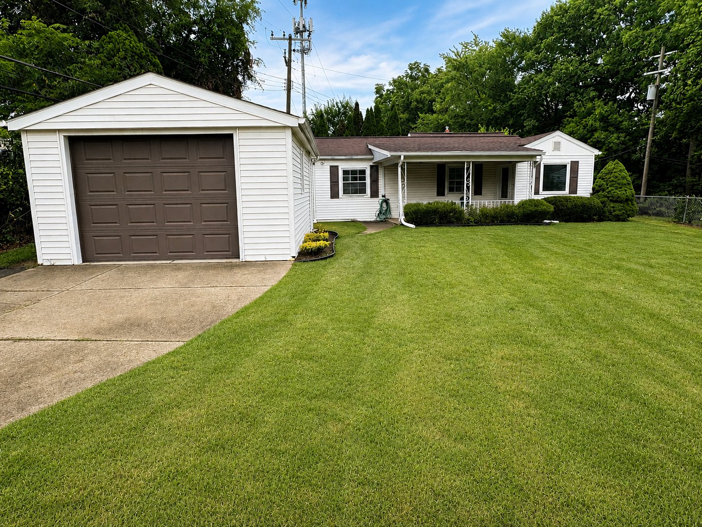 Dearborn Heights House: 8060 Lenore St