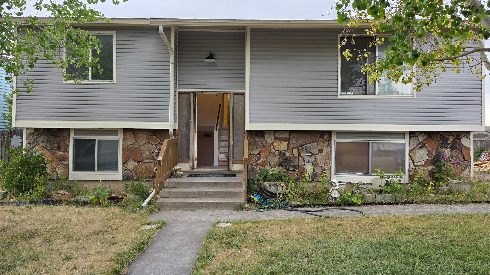 Evanston House: 106 Freedom Dr