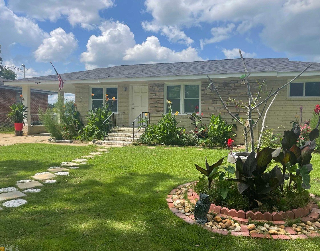 Columbus House: 2725 Blan St