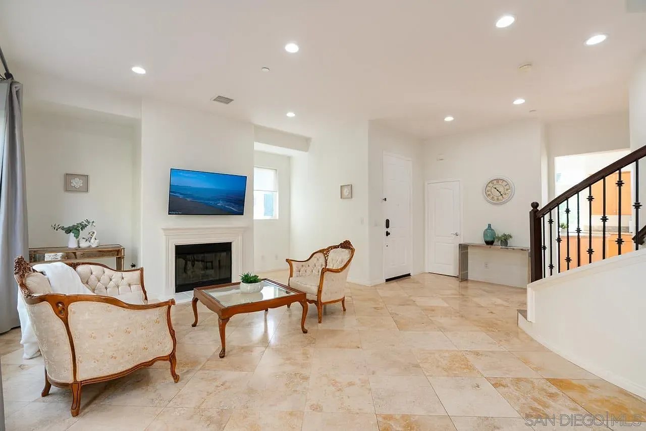 San Diego Townhome: 3822 Quarter Mile Drive, San Diego, CA, USA