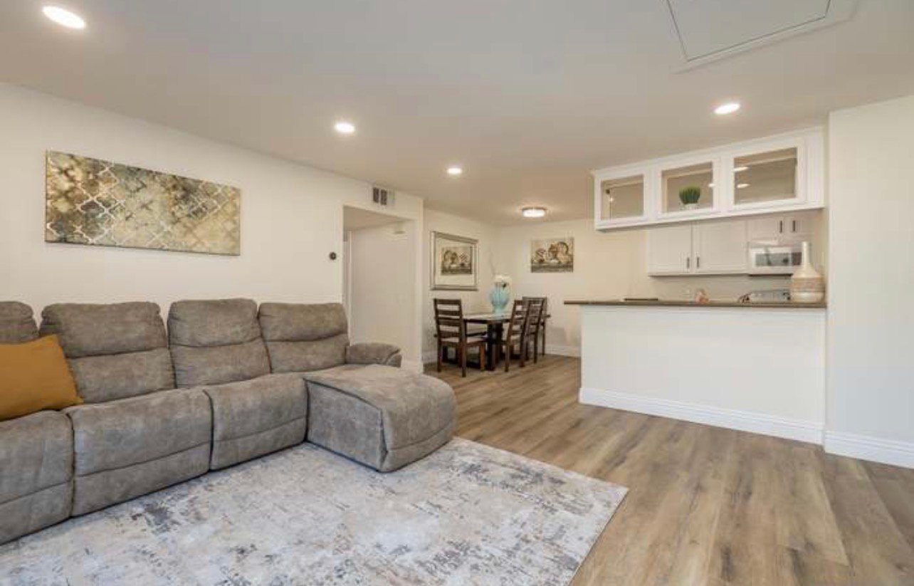 Lakeside Condo: 12730 Laurel St